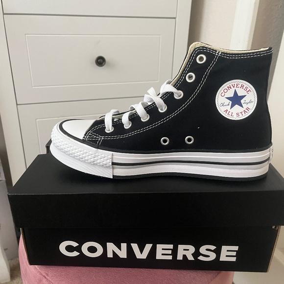 New Converse Chuck Taylor All Star sneakers in Kids Size 3.5 - Picture 1 of 6